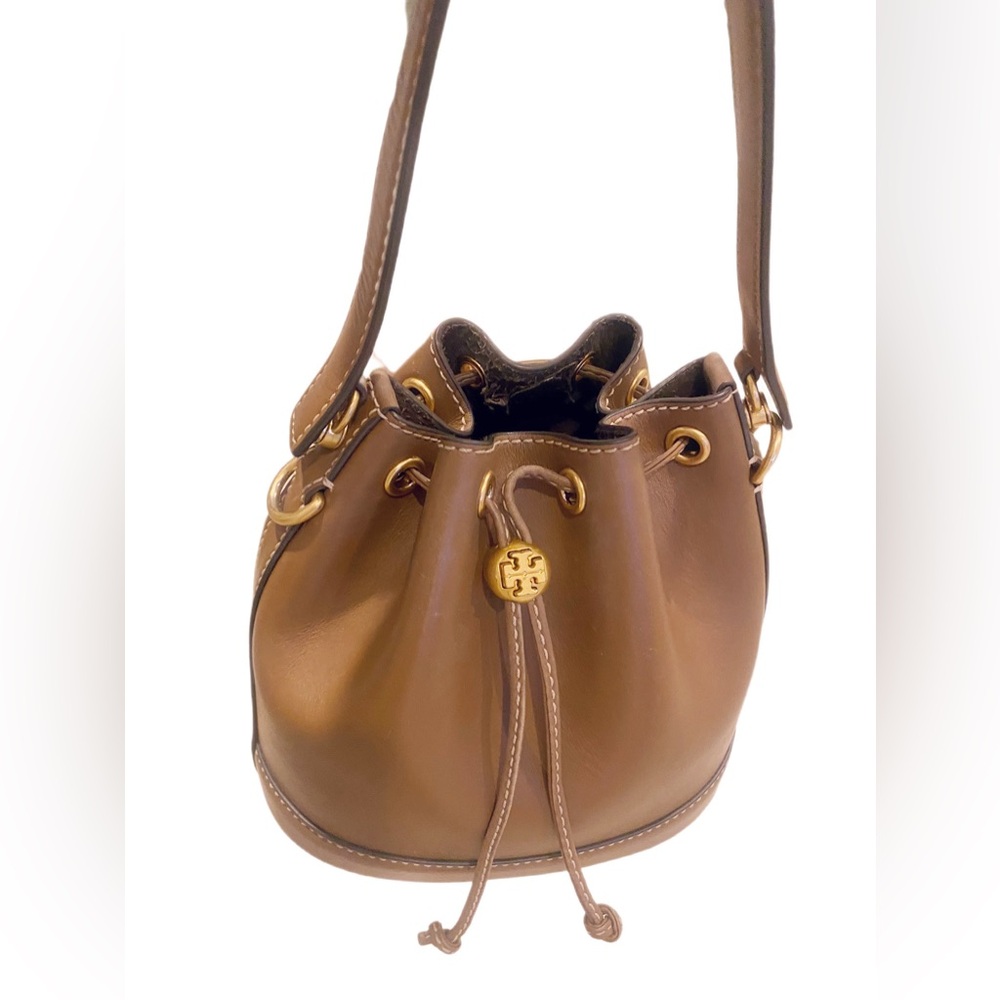 Tory Burch leather bag 2 years old pre loved in good condition